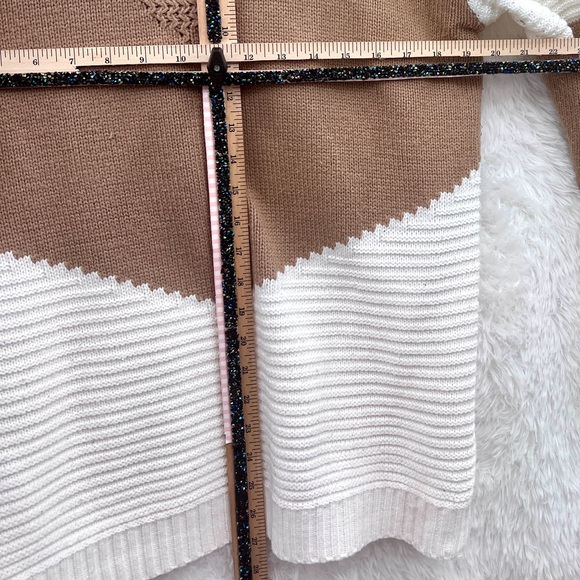 Shermie Color Block Knit Crew Neck Sweater - Picture 5 of 5